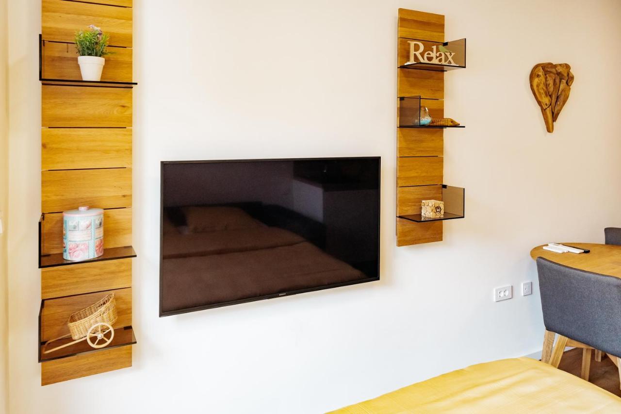 Woody - Comfy Apartment In Siska Ljubljana Kültér fotó