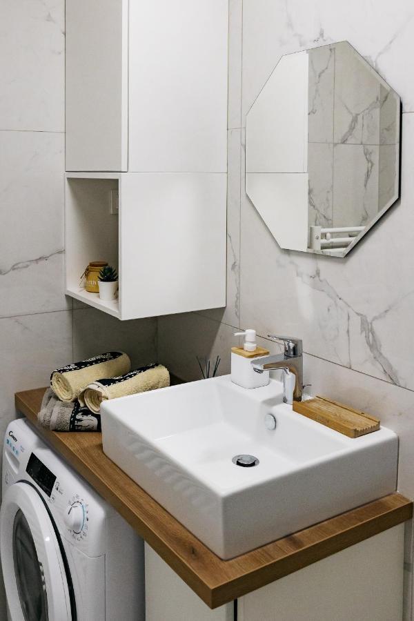 Woody - Comfy Apartment In Siska Ljubljana Kültér fotó