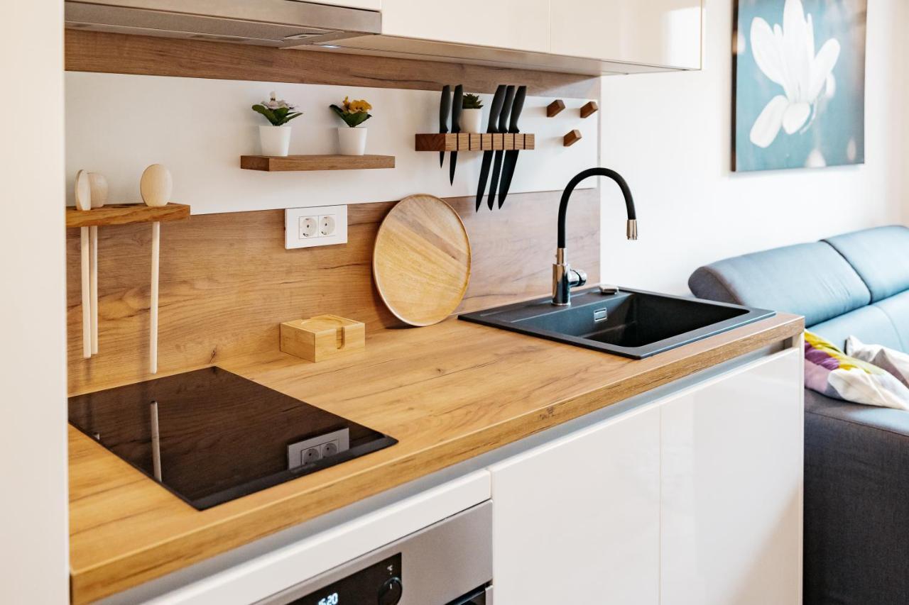 Woody - Comfy Apartment In Siska Ljubljana Kültér fotó